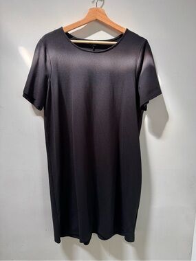 Ann Taylor Black Short-Sleeve Dress
